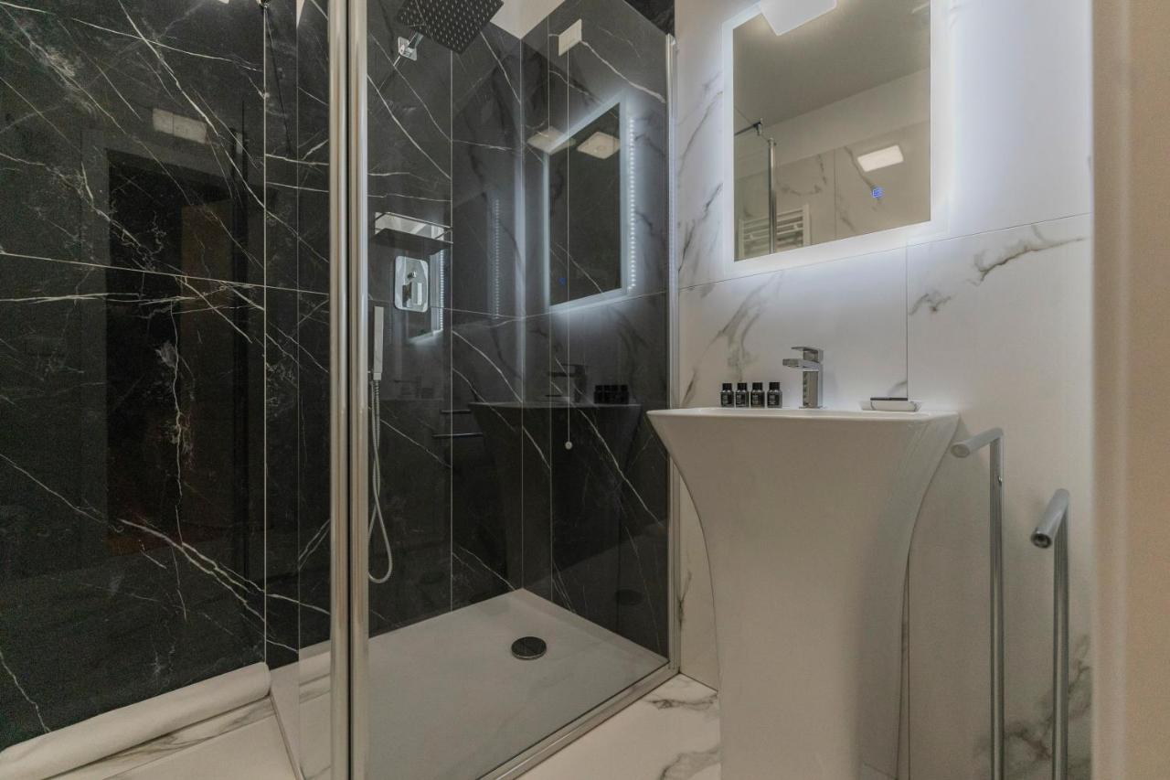 Aldrovandi Luxury Suites And Apartment Bologna Buitenkant foto