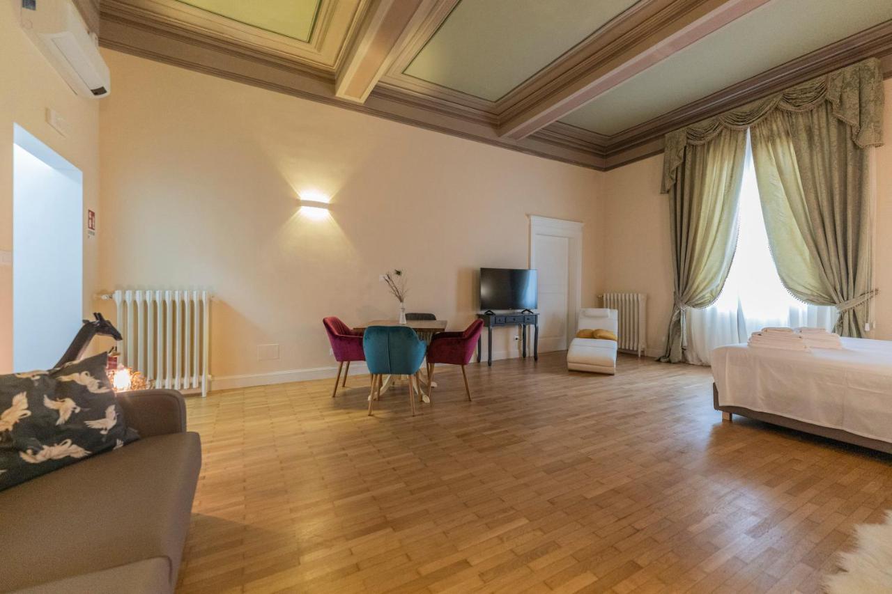 Aldrovandi Luxury Suites And Apartment Bologna Buitenkant foto